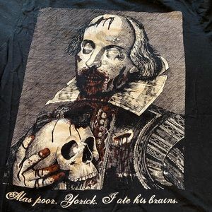 Hot Topic Zombie Shakespeare graphic tee | Unisex cut MD